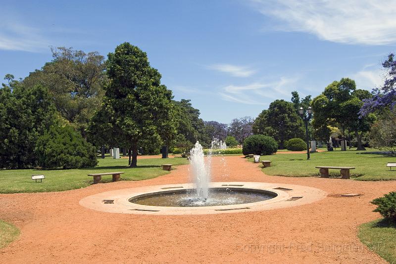 20071201_120320  D2X 4200x2800.jpg - Fountain in Rose Garden (Palermo Woods), Buenos Aires, Argentina